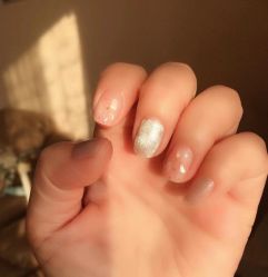 -爱美睫美甲会馆
