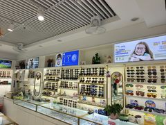 -新视达眼镜店·蔡司·依视路(名镜苑店)