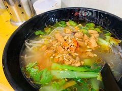 -两勺子一碗口水鸡拌面
