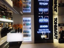 -TONI&GUY