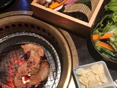 -山川小町·极番烧肉(新地假日广场店)