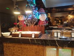 -广州万富希尔顿酒店·感趣自助餐厅·金秋蟹宴生蚝海鲜刺身烧烤