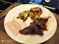 -大中华希尔顿酒店-念自助餐·嗨啤·小龙虾