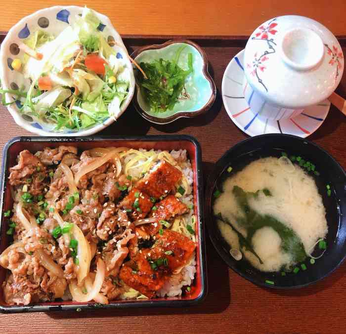 有喜屋深夜食堂(北京西路店)-"这家被评为南京西路日本菜热门榜第6名