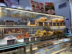 面包甜点陈列柜-白玉兰食品甜凤店(合生汇店)