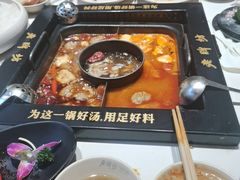 -老牌坊云南鱼豆花火锅(哈西万达店)