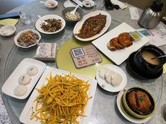-莲餐厅·湖北菜·潜江小龙虾店(愚园路店)