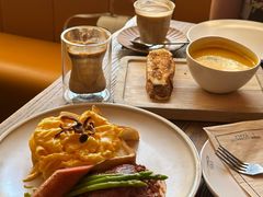 -Common Table · Brunch & Coffee