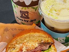 柠香蟹籽牛肉汉堡-JPG canteen(广州寺右公馆店)