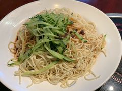 -霄汉牛三鲜湖北砂锅菜(万松园2店)