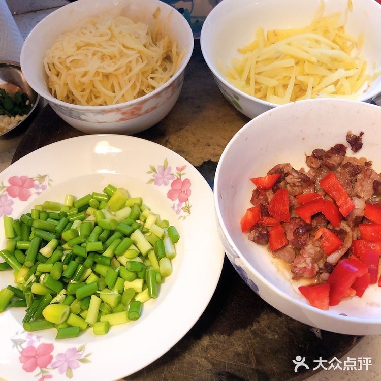 【吃货小柳】自己在家做点饭吃吃，哈哈