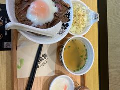 -熊吞·大碗丼烧肉饭(济宁万达广场店)