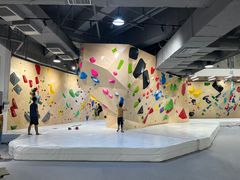 -ROCKPLUS攀岩馆(环宇城店)