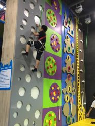 -蹦贝运动中心·蹦床·攀岩·闯关(龙岗店)