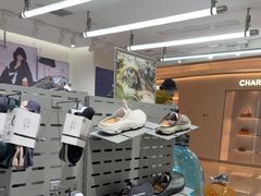 -SALOMON萨洛蒙(长沙国金街店)