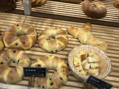 -焙丽拾光(麦凯乐直营店)