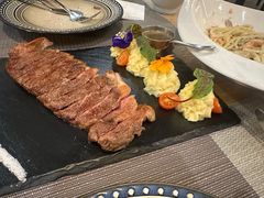 经典沙拉配三文鱼-LA CREPERIE BRETONNE布列塔尼法式餐厅(天童北路店)