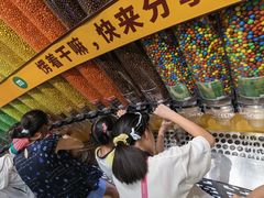 -m豆巧克力世界(上海世茂广场店)