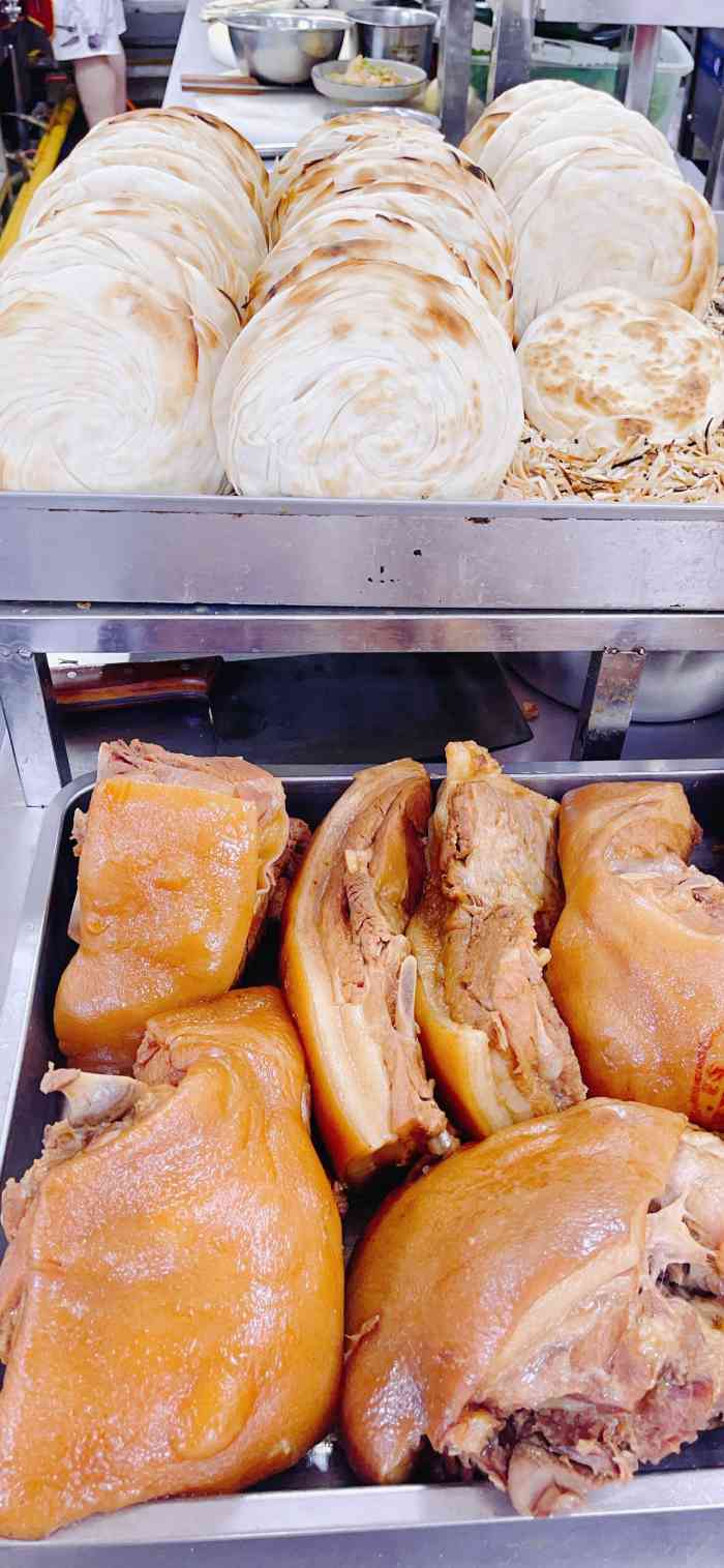 东娃卤肉店-"【夭夭探店】我没去店里.却早已耳闻了这.