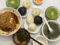 -李与白包子铺(桐梓林店)