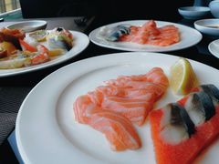 三文鱼-大中华希尔顿酒店-念自助餐·嗨啤·小龙虾