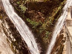 -燕子河大峡谷天坑仙境