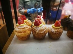 草莓吉士丹麦酥杯-PAPER STONE BAKERY(天汇广场店)