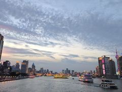 -黄浦江游览十六铺3号码头网红自助餐