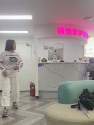 -米娜护肤造型