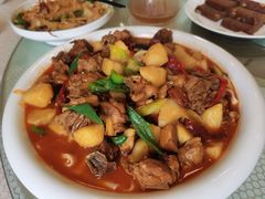 新疆大盘鸡-巴扎美食·新疆菜·西域歌舞表演餐厅(新疆大厦店)