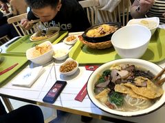-丽丽三鲜螺蛳粉(田林路店)