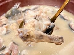 -榕树下海鲜馆(坪山路店)
