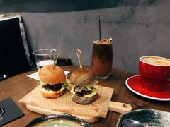 鹅肝牛肉汉堡-咖法森林·咖啡  酒吧(天河店)