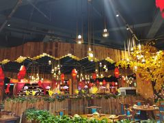 大堂-老滇山寨•云南特色菜•地方菜•民族风情歌舞表演(金碧店)