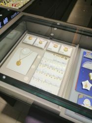 -周大福CHOW TAI FOOK(解放路天鸿小食代店)