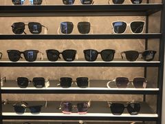 -博士眼镜集团石人工眼镜(虹口万泰店)