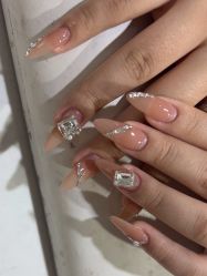 -瞧·享轻奢美甲美睫