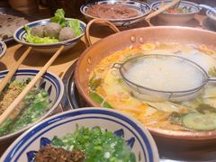 -洱火云南酸菜牛肉火锅(石景山当代商城店)