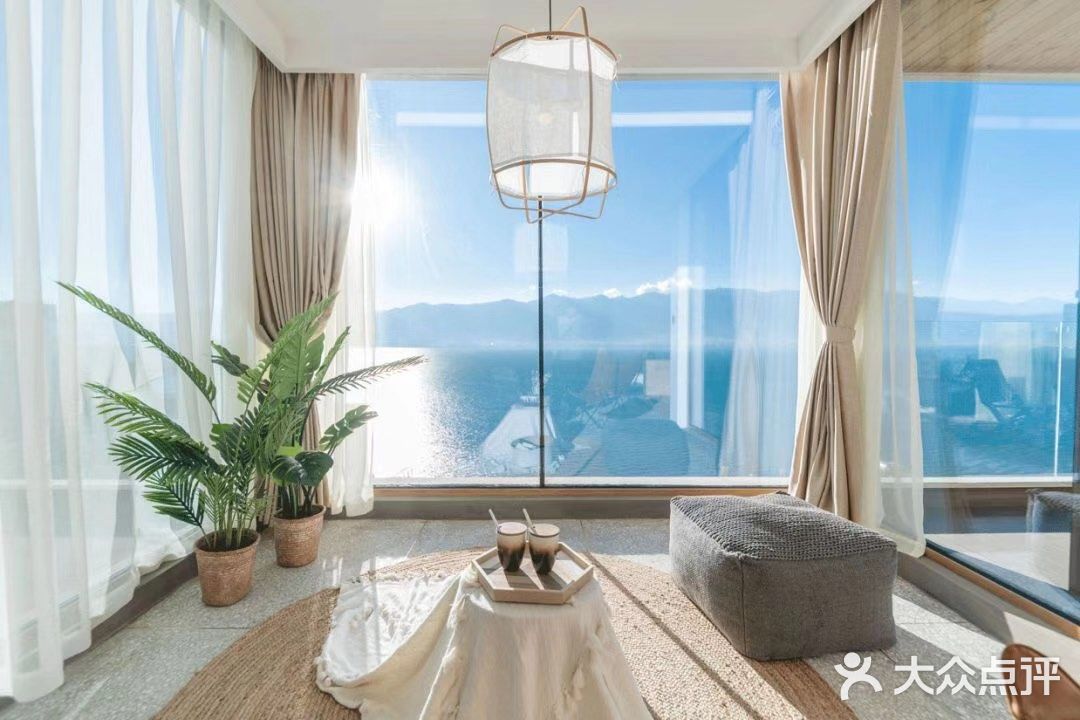 🌿大理旅游攻略|270度无敌海景 躺在床上看苍山洱海