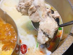 骨汤鸳鸯锅-潘小辣鲜肉老火锅