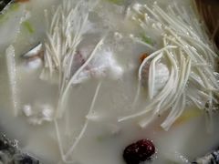 -墨脱石锅椰子鸡•香草鸭•东山羊(大东海店)