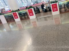 -麦当劳(上海虹桥站30B检票口楼上)