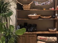 -沁屋面包店(人民东路店)