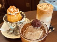 -Café Monson