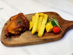 -丽莎沙拉轻食餐厅(国贸店)