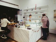 -UNI UNI(环亚凯瑟琳店)