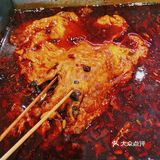 大家边吃边聊才更有氛围