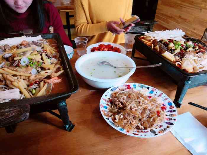 五饼二鱼餐厅"之前来这家餐馆吃对它印象很深是因为他的小.