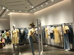 -URBAN REVIVO(西安Momopark店)