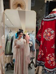 -一揽芳华汉服旗袍体验馆(拙政园店)